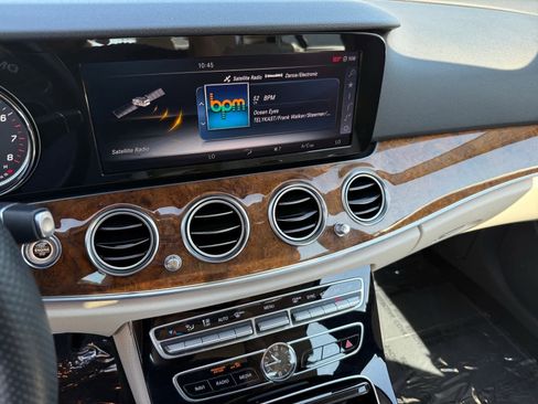 Certified 2017 Mercedes-Benz E 300 4MATIC image 18