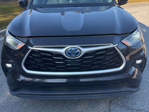 Certified 2021 Toyota Highlander XLE image 4