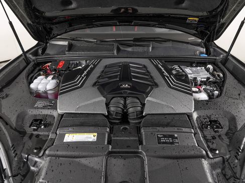 Used 2025 Lamborghini Urus SE image 30