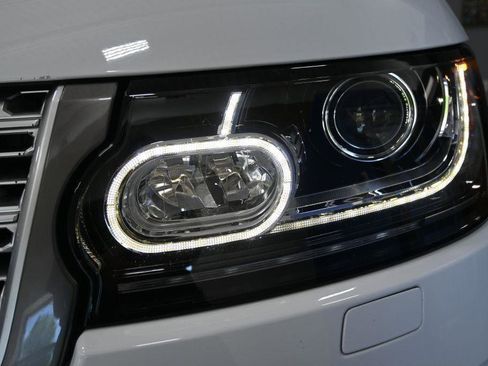 Used 2017 Land Rover Range Rover HSE AWD/4WD image 36