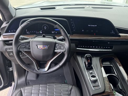 Used 2024 Cadillac Escalade Sport Platinum w/ LPO, ONYX Package image 21