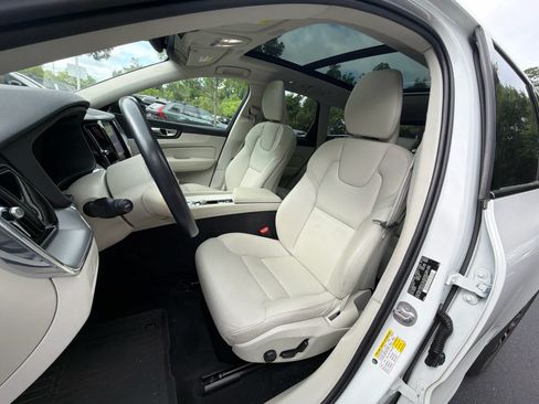 Used 2024 Volvo XC60 B5 Core w/ Protection Package Premier AWD/4WD image 27