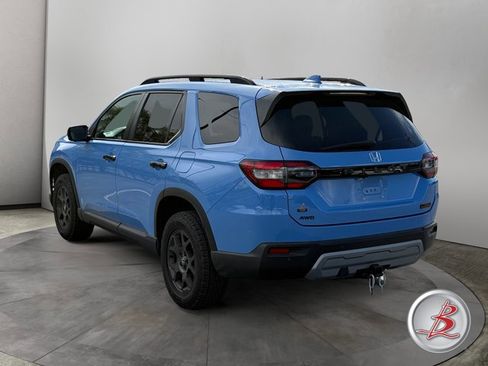 Used 2023 Honda Pilot TrailSport image 5