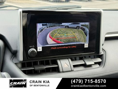 Used 2024 Toyota RAV4 XLE FWD image 17