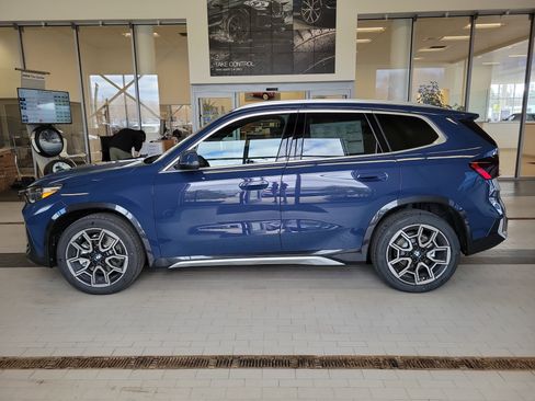 New 2026 BMW X1 xDrive28i w/ Convenience Package AWD/4WD image 2