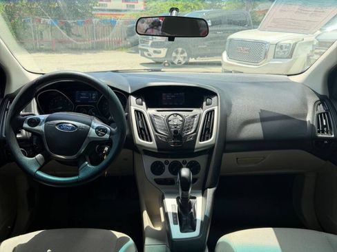 Used 2014 Ford Focus SE FWD image 9