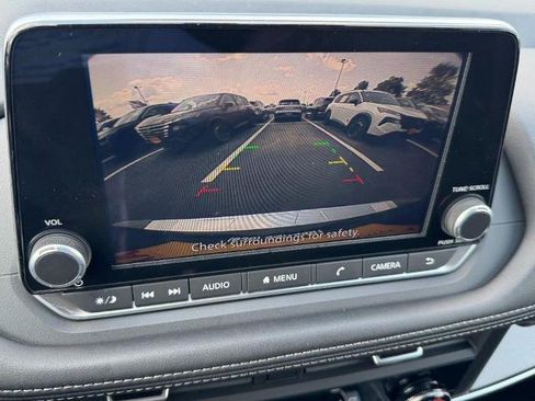 Certified 2026 Nissan Rogue SV FWD image 20