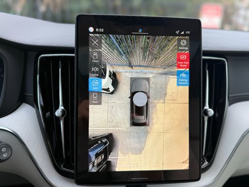 New 2026 Volvo XC60 B5 Ultra w/ Protection Package Premier image 21