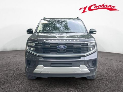 Used 2025 Ford Expedition Platinum AWD/4WD image 12