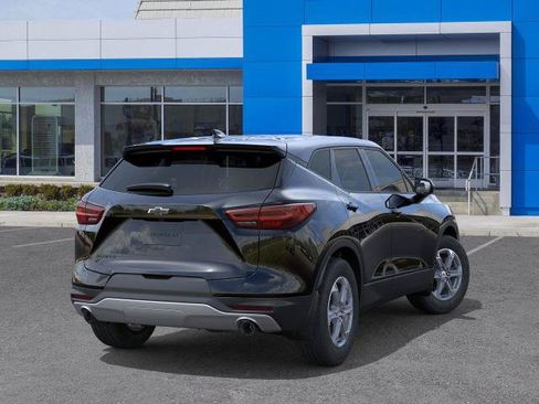 New 2025 Chevrolet Blazer LT w/ Driver Confidence Package FWD image 4
