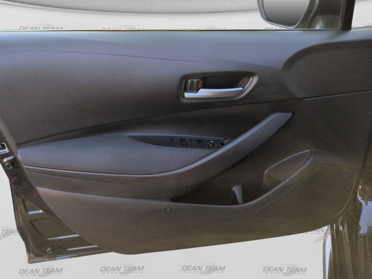 Used 2020 Toyota Corolla LE FWD image 10