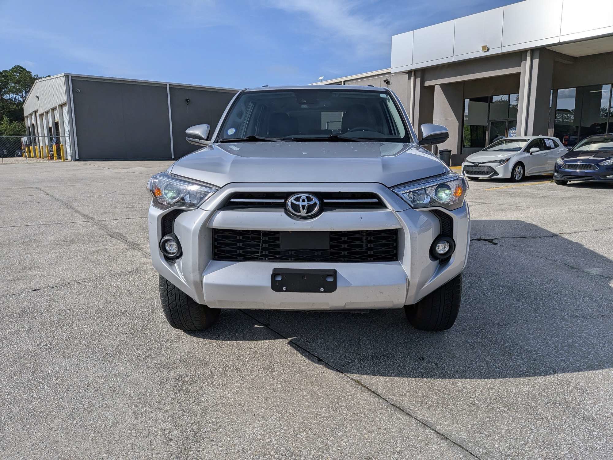 Used 2024 Toyota 4Runner SR5 AWD/4WD image 9