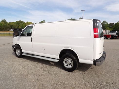 Used 2024 Chevrolet Express 2500 w/ Driver Convenience Package image 4