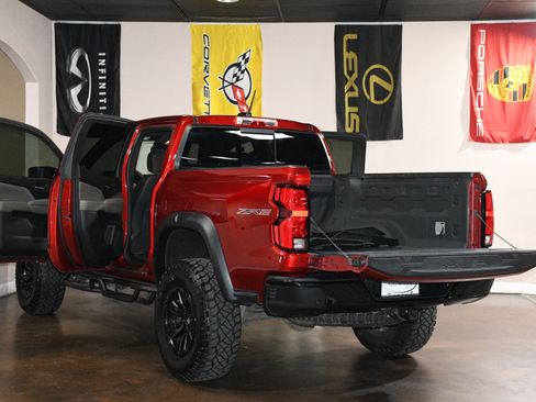 Used 2025 Chevrolet Colorado ZR2 w/ Technology Package AWD/4WD image 92