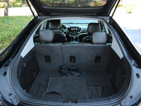 Used 2017 Chevrolet Volt Premier FWD image 25