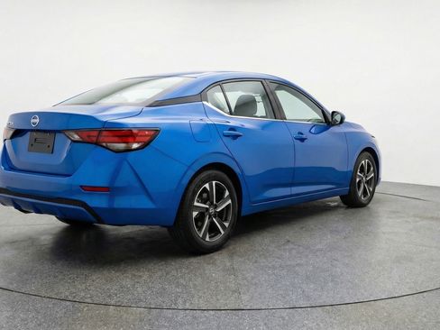 Used 2025 Nissan Sentra SV image 9