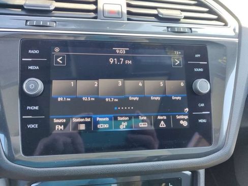 Used 2023 Volkswagen Tiguan SE w/ Panoramic Sunroof Package FWD image 19