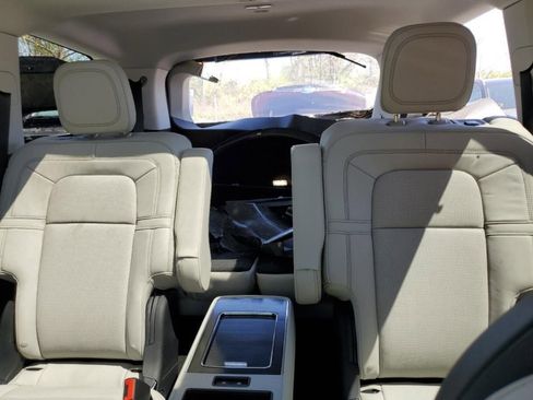 Used 2025 Lincoln Aviator Reserve w/ Equipment Group 201A image 6