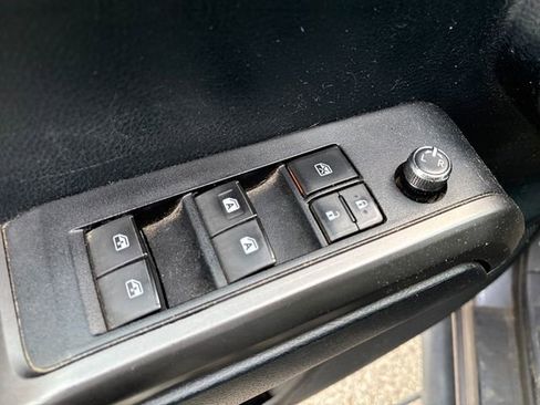 Used 2017 Toyota Tacoma TRD Sport AWD/4WD image 15