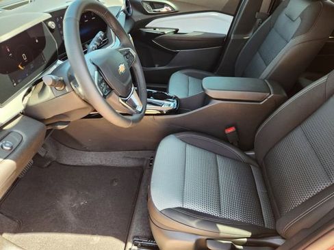 New 2026 Chevrolet Trax LT w/ Driver Confidence Package FWD image 11