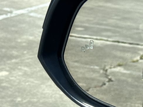 Used 2021 Toyota Highlander XLE FWD image 21