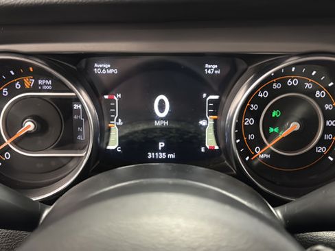 Used 2022 Jeep Gladiator Sport AWD/4WD image 16