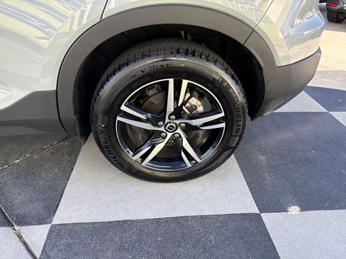 Used 2025 Volvo XC40 B5 Core image 13