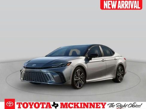 Certified 2025 Toyota Camry SE image 1