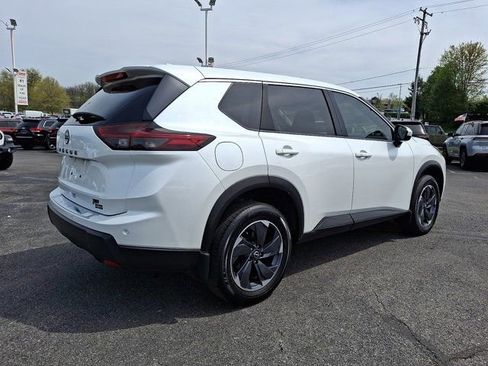 Used 2025 Nissan Rogue SV FWD image 8