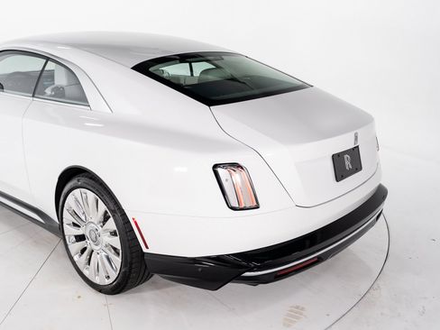Used 2025 Rolls-Royce Spectre w/ Spectre Launch Package image 41