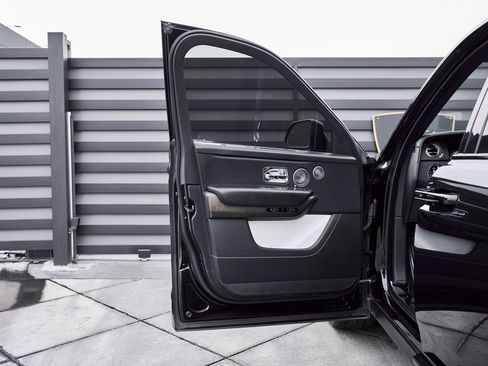 Used 2019 Rolls-Royce Cullinan image 30