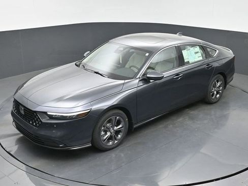 New 2026 Honda Accord EX-L image 28