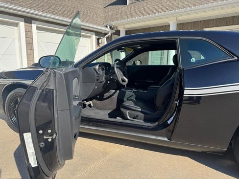 Used 2010 Dodge Challenger R/T w/ Mopar 10 Pkg image 10