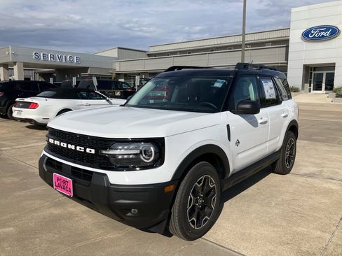 New 2025 Ford Bronco Sport Outer Banks image 3