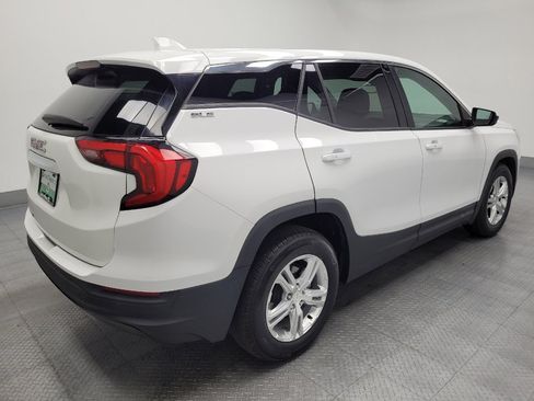 Used 2020 GMC Terrain SLE w/ LPO, Floor Liner Package FWD image 10
