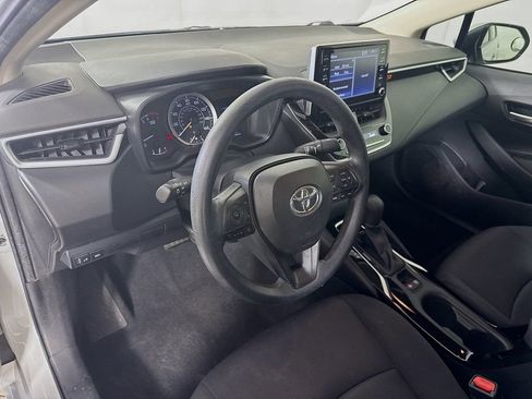 Used 2020 Toyota Corolla LE FWD image 9
