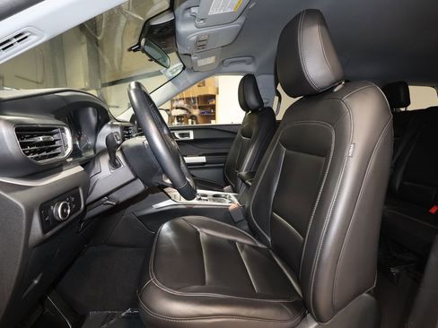 Used 2023 Ford Explorer XLT w/ Equipment Group 202A image 22