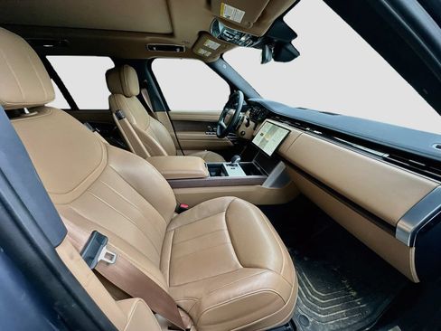 Used 2025 Land Rover Range Rover SE AWD/4WD image 30