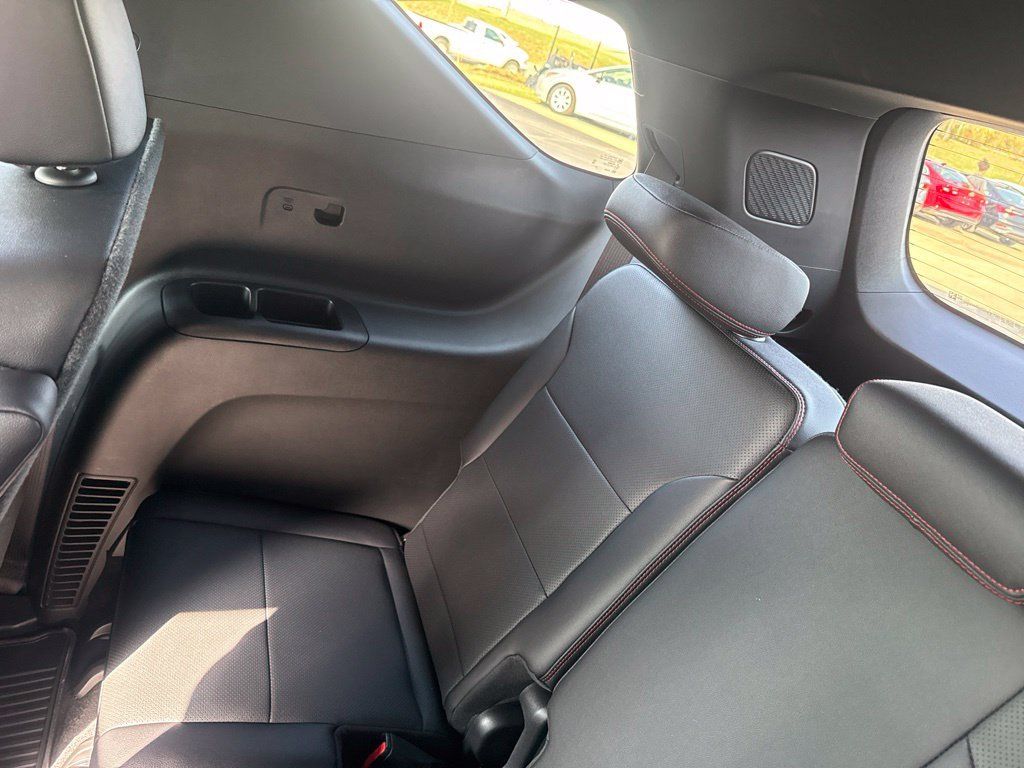 Used 2026 Chevrolet Traverse RS w/ LPO, Floor Liner Package AWD/4WD image 32
