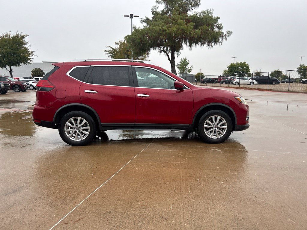 Used 2017 Nissan Rogue SV w/ SV Premium Package AWD/4WD image 6