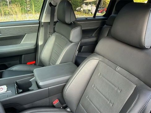 New 2025 Hyundai Santa Fe Limited FWD image 15