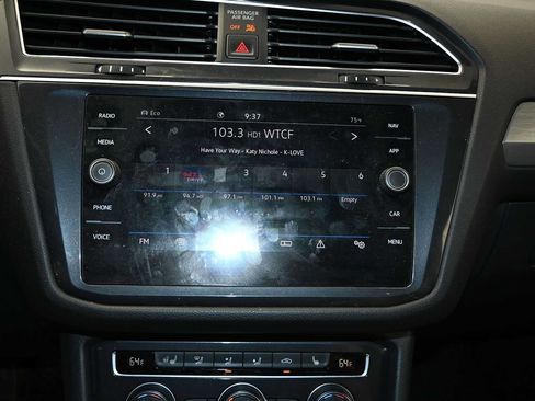 Used 2021 Volkswagen Tiguan SEL AWD/4WD image 14