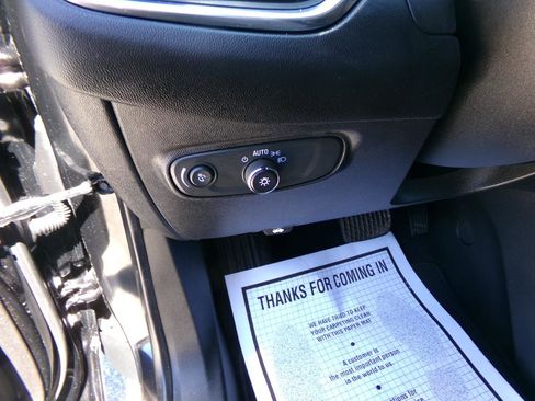 Used 2021 Chevrolet Equinox LS FWD image 16
