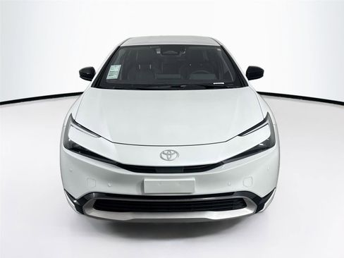 Used 2025 Toyota Prius Plug-In Hybrid image 8