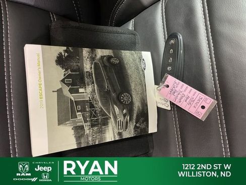 Used 2019 Ford Escape Titanium w/ U9j03 - Titanium Tow Package image 15
