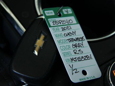 Used 2021 Chevrolet Traverse RS image 34