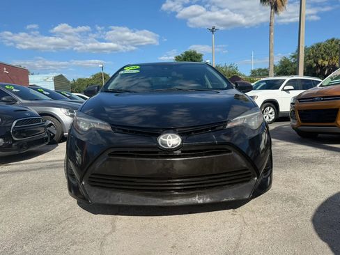 Used 2019 Toyota Corolla L image 2
