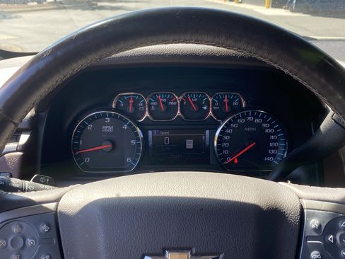 Used 2017 Chevrolet Suburban Premier RWD image 11