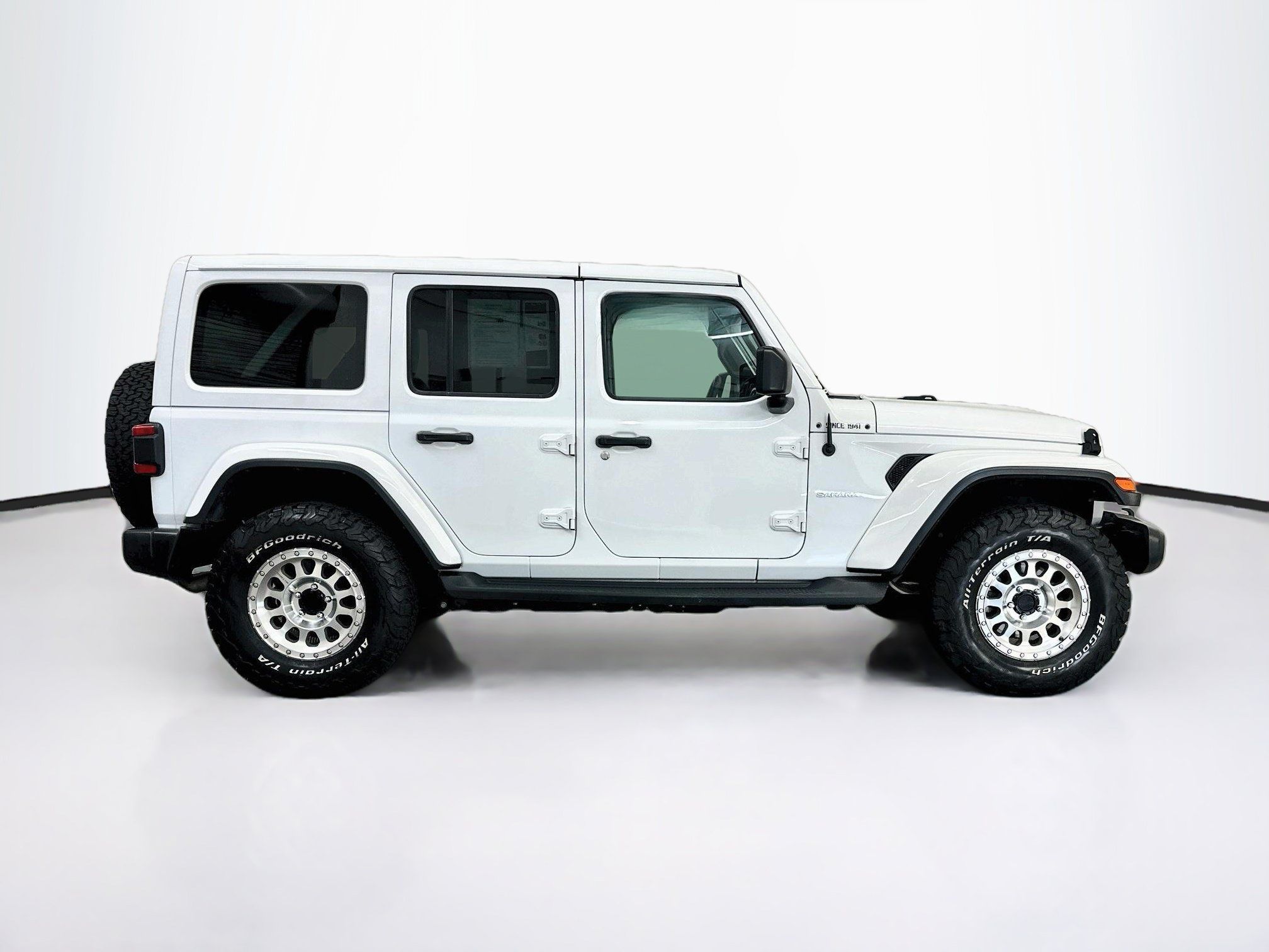 Used 2018 Jeep Wrangler Unlimited Sahara AWD/4WD image 10