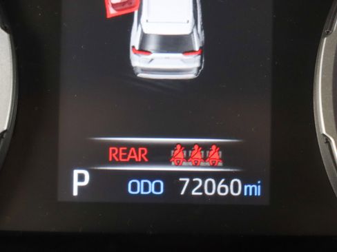 Used 2021 Toyota RAV4 LE image 16